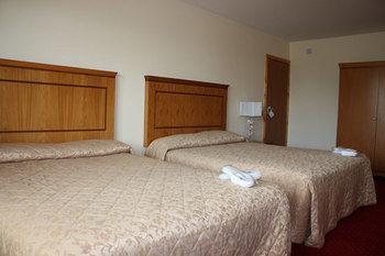 Airport View Hotel And Secret Spa Lusk