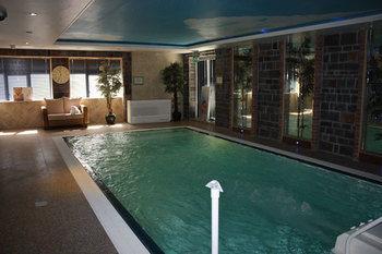 Airport View Hotel And Secret Spa Lusk
